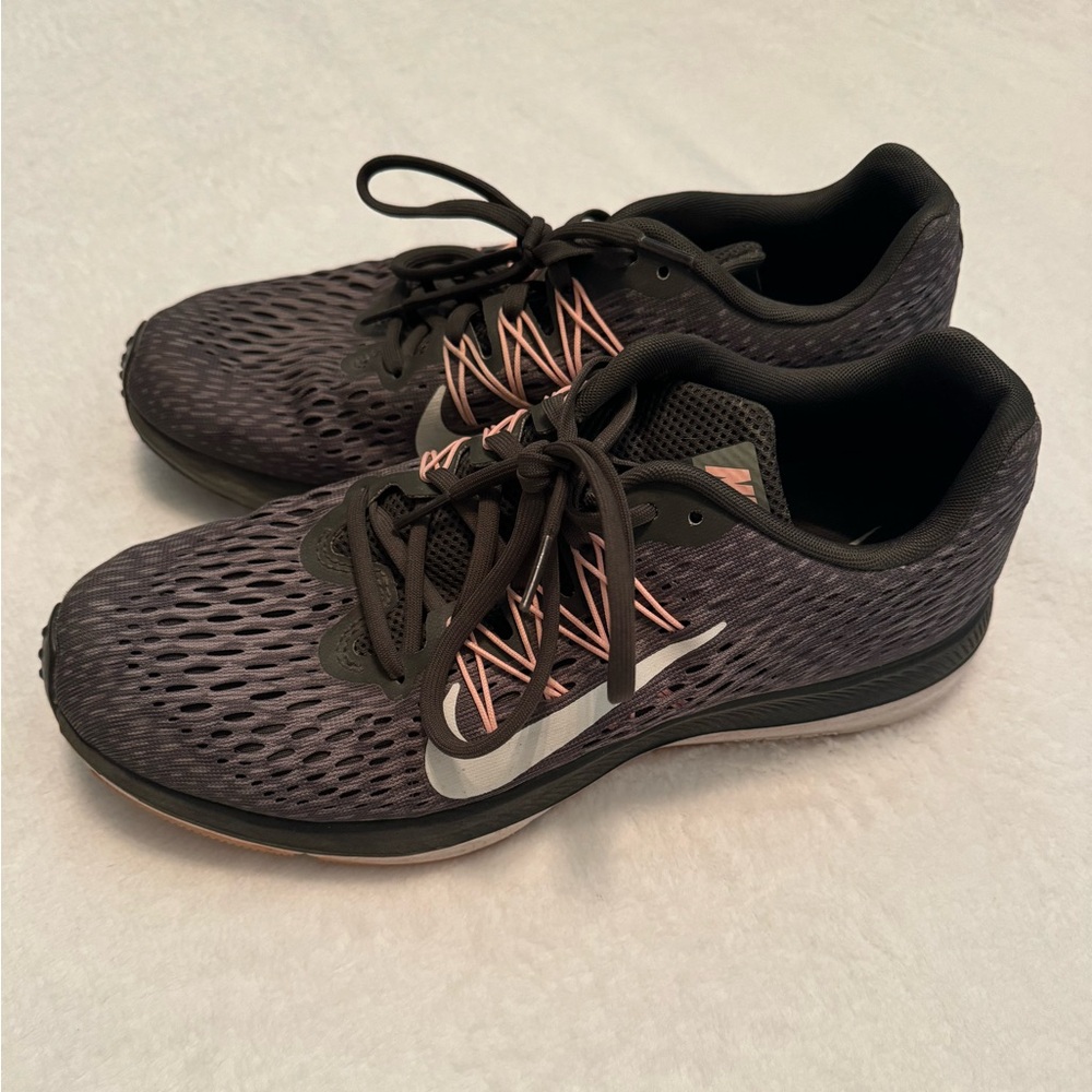 Nike Zoom Winflo 5 Women's size 10